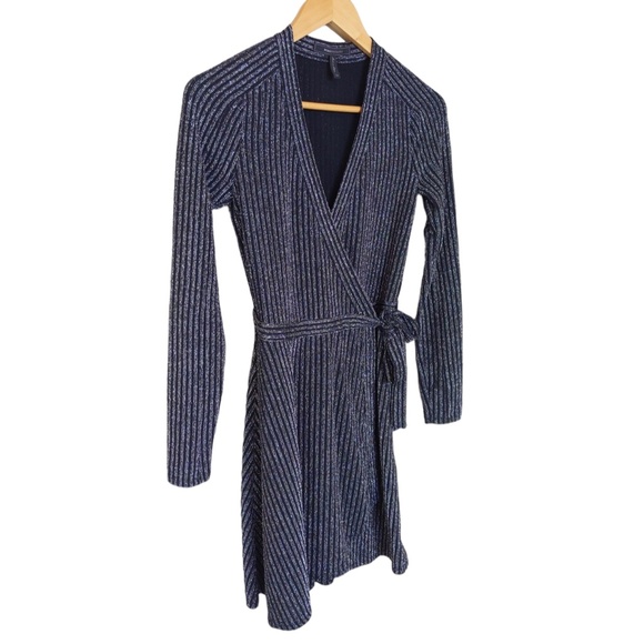 BCBGMAXAZRIA Women's Black Silver Metallic Sparkle Long Sleeve Mini Wrap Dress - Picture 4 of 10